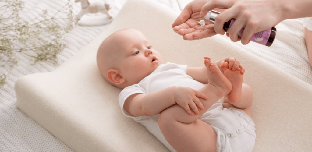 Mitä tehdä, jos vauvan iho on kuiva, karhea ja hilseilevä?